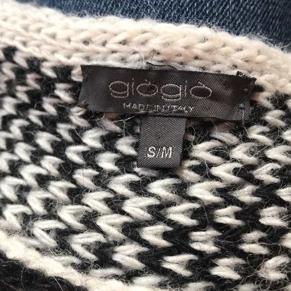 Poncho⚡️ - Picture 2 of 6